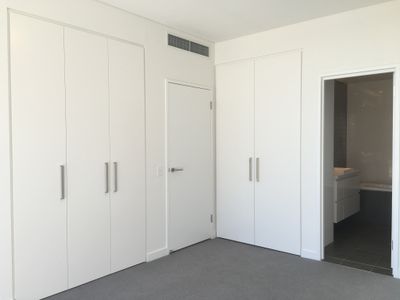 5702 / 148 Ross Street, Forest Lodge