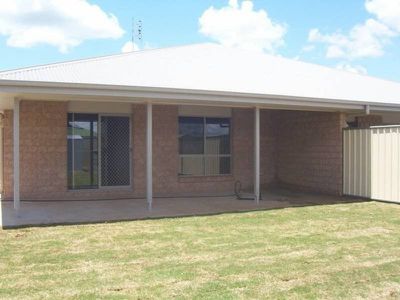 2 / 5 David Place, Kingaroy