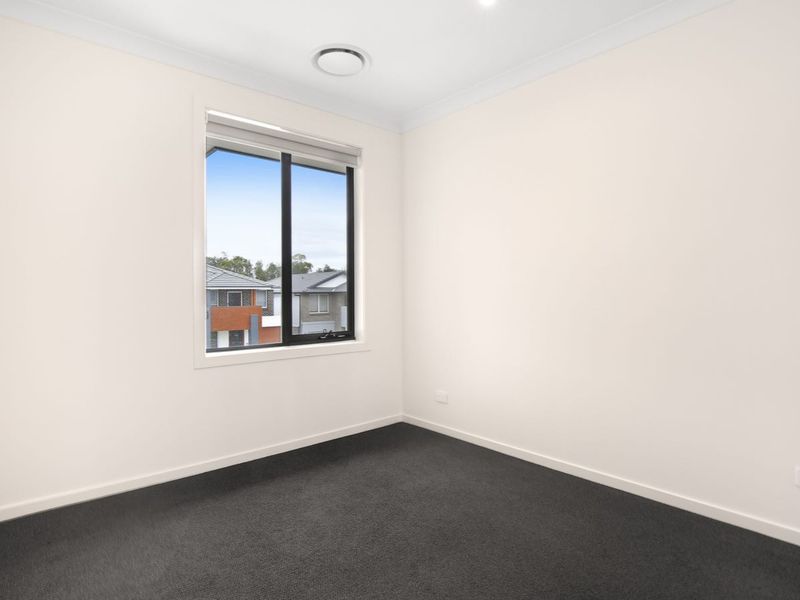 33 Parade Road, Leppington