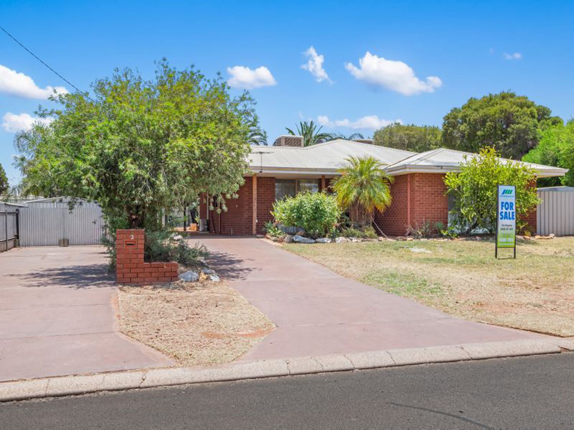 3 Compton Court, Hannans