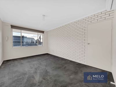 4 / 393 Barkly Street, Footscray