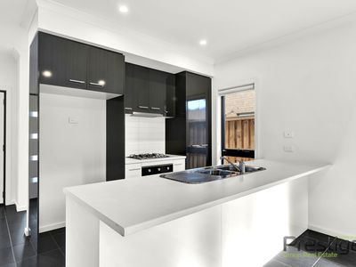 1 / 8 Mountview Drive, Diggers Rest