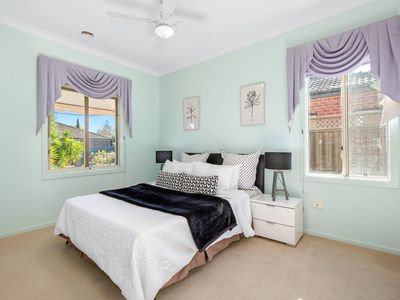 17 Stringybark Close, Manor Lakes