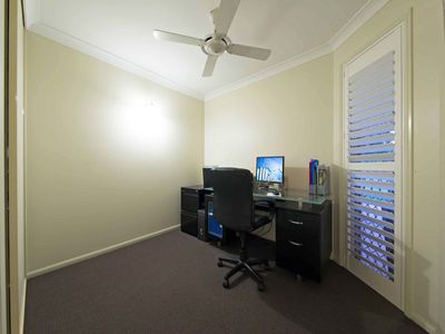 16 Schooner Circuit, Manly West