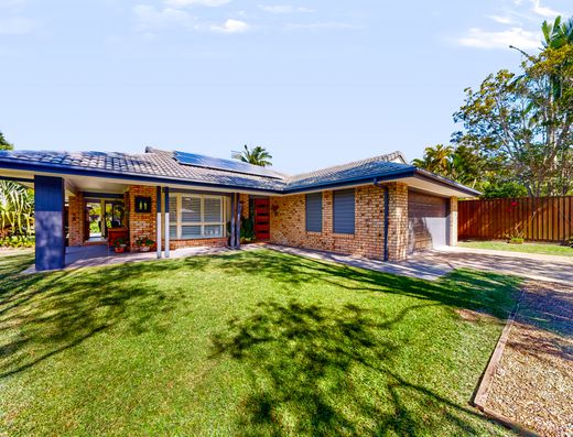 Peace and Tranquility In Noosa Parklans image 17