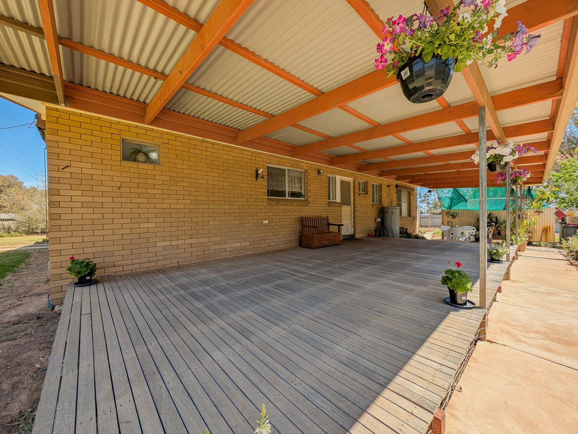 1947 Murray Valley Highway, Lake Charm