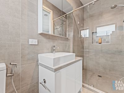 2 / 17 Harmer Road, Hallam