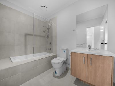 2 Elbridge Road, Manor Lakes