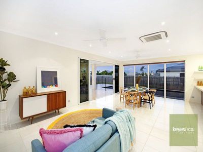 42 Shoalmarra Drive, Mount Low