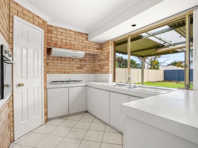 5 LISBON PLACE, Warnbro