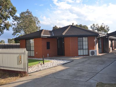 10 Manton Place, Roxburgh Park