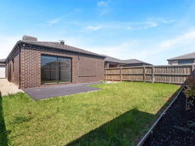 105 Leadbeater Circuit, Beveridge