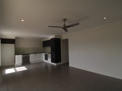 7 Bowerbird Street, Deebing Heights
