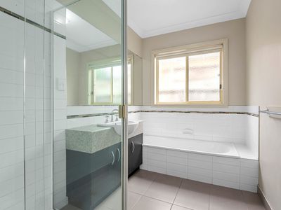 6 / 10 Bosanquet Avenue, Newtown