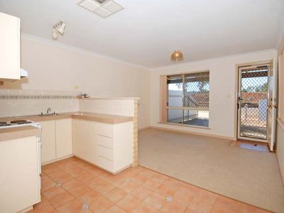 1 / 2 Wittenoom Street, Kalgoorlie