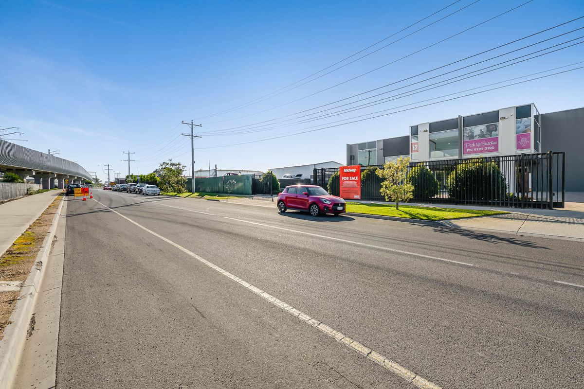 12 Racecourse Road, Williamstown