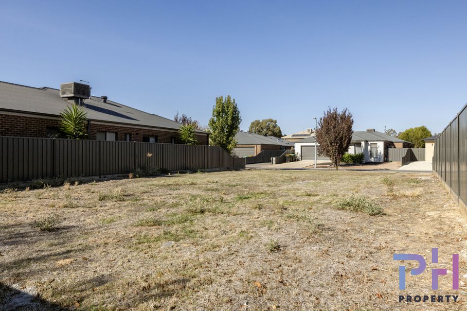 5 Rothschild Close, Epsom