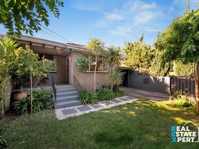 2 / 4 Philip Road, Hallam