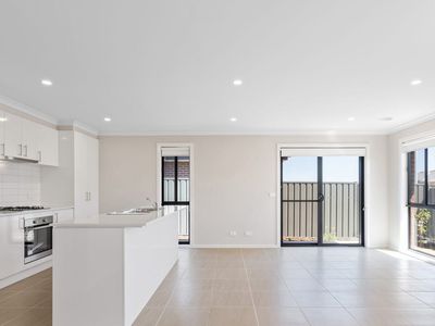 8 Bankston Road, Werribee