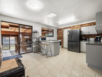 14 Maree Court, Centenary Heights