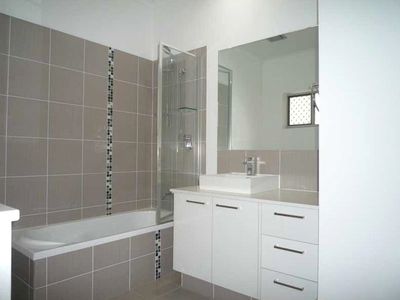 1 / 17 Hows Road, Nundah