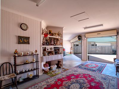 6 Daphne Court, Torquay
