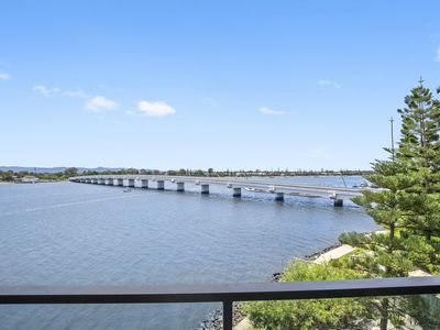 31306 / 2 Ephraim Island Bridge, Paradise Point