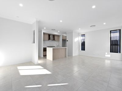 17 Swallow Loop, Oran Park