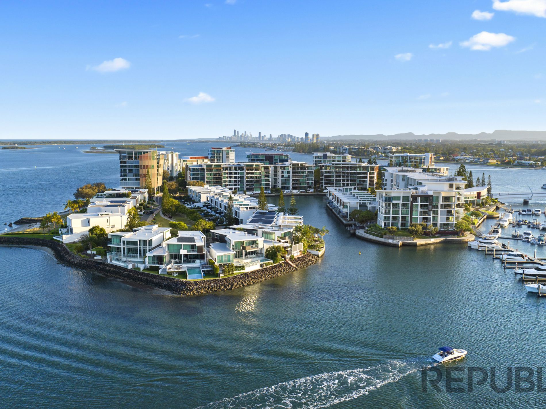 2205 / 2 Ephraim Island Parade, Paradise Point