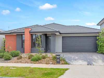 19  Benson Drive , Werribee
