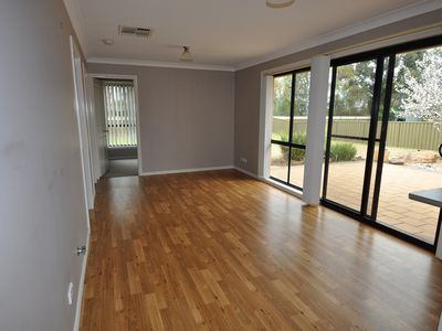 6 Cardiff Arms Avenue, Dubbo
