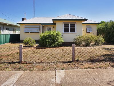 1 Stranger Street, West Wyalong