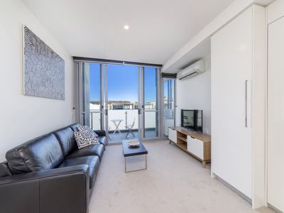 310 / 50 Eastlake Parade, Kingston