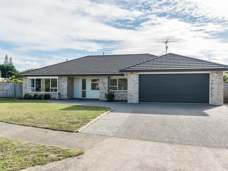 8 Ashleigh Way, Waikanae Beach