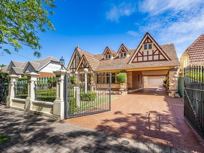 6  Webb Avenue , Glenside