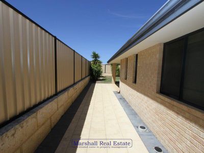 4 Strowan Pass, Carramar
