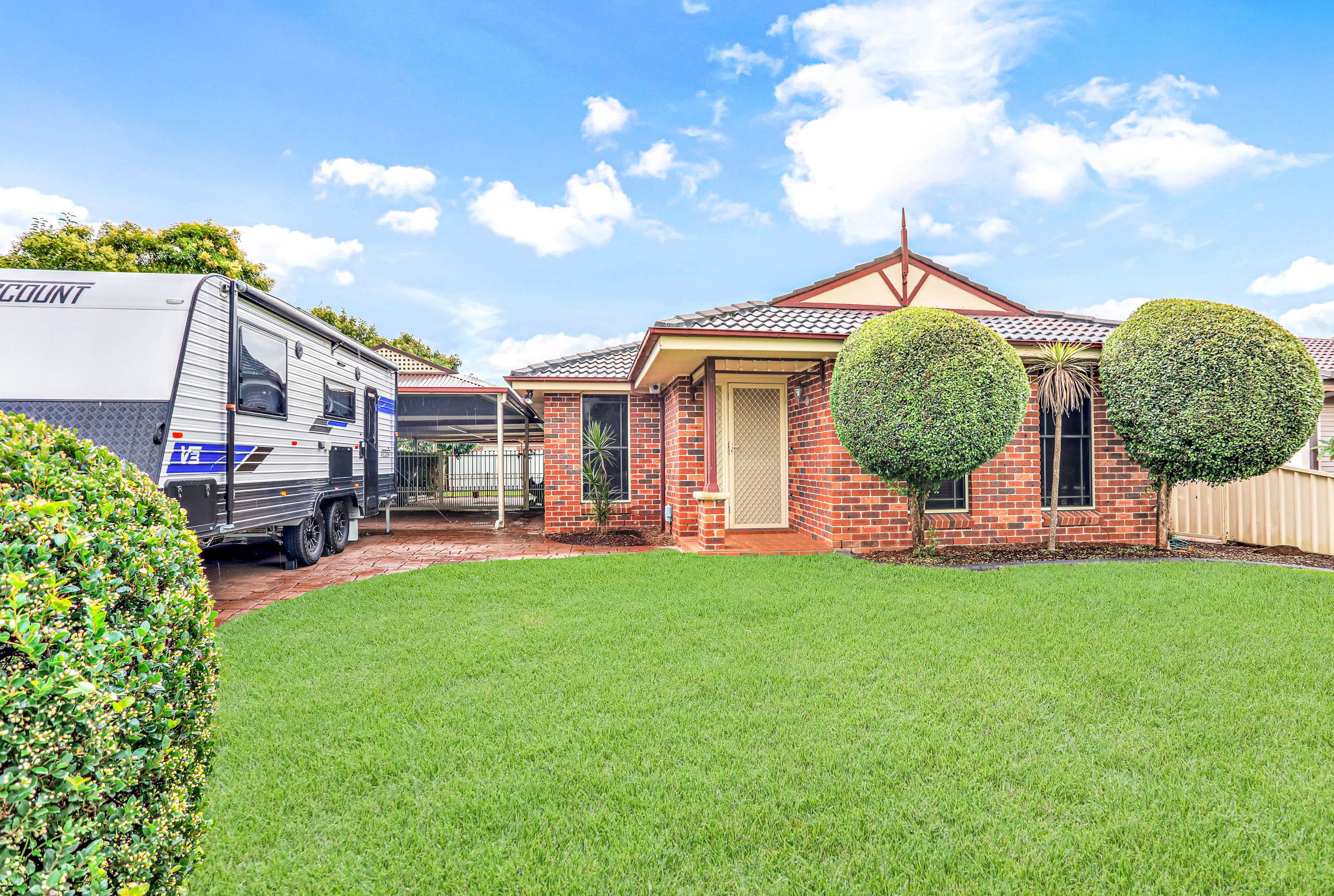 4 Henze Crescent, CLAREMONT MEADOWS