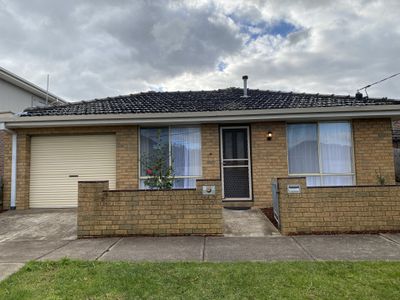 16 Robson Avenue, Avondale Heights