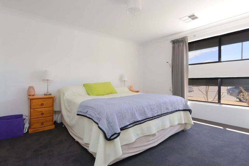 18 Baroness Road , Baldivis