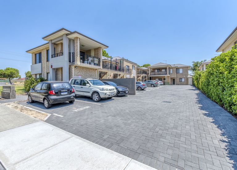 4 / 88 Moreing Street, Redcliffe