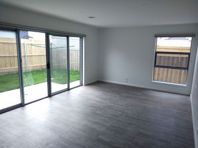 6A Nagle Drive, Belmont