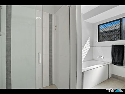 19 Homevale Ent, Mount Peter