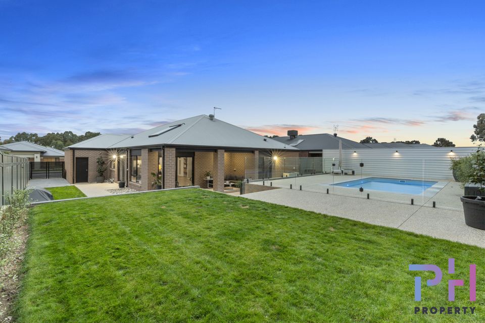 36 Topaz Avenue, White Hills PH Property