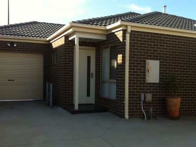 2 / 28 Melinga Crescent, Chadstone