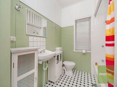 1 / 10A Cowley Street, West End