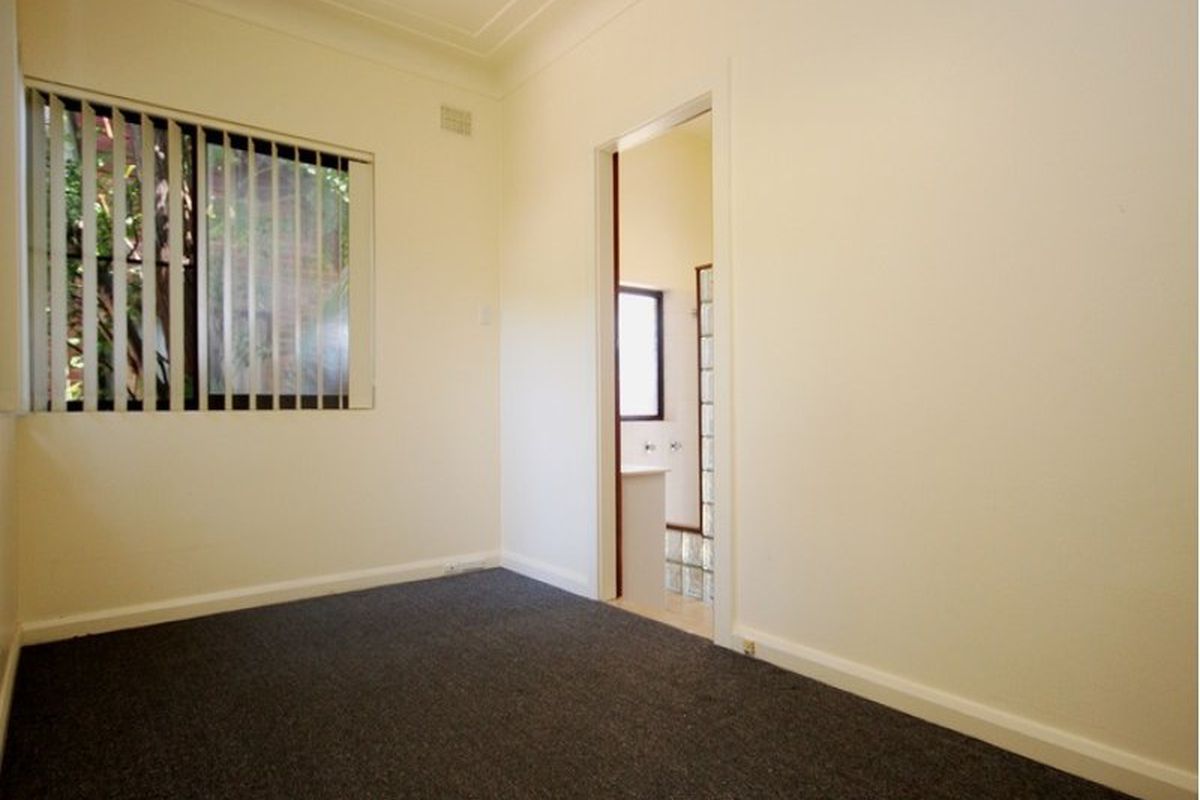 1 / 30 Hospital Road, Concord West