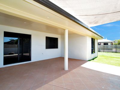 2 Mark Crescent, Glenella