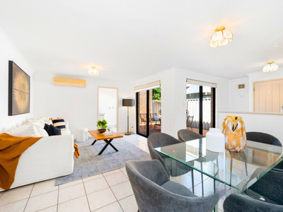 3 / 163 Stock Road, Attadale