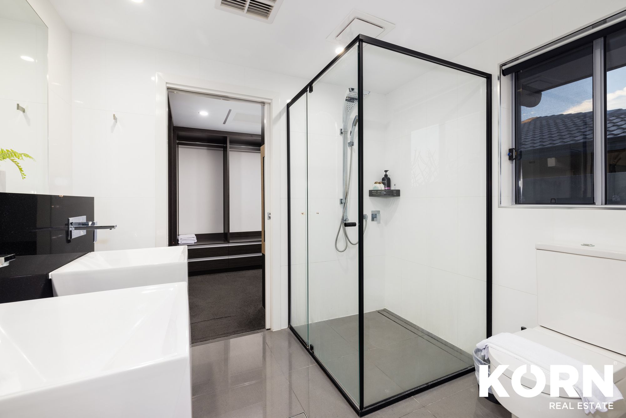 26 Coobowie Street, Broadbeach Waters