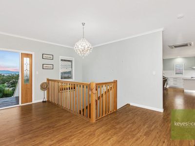 5 / 18 High Vista Drive, Mount Louisa